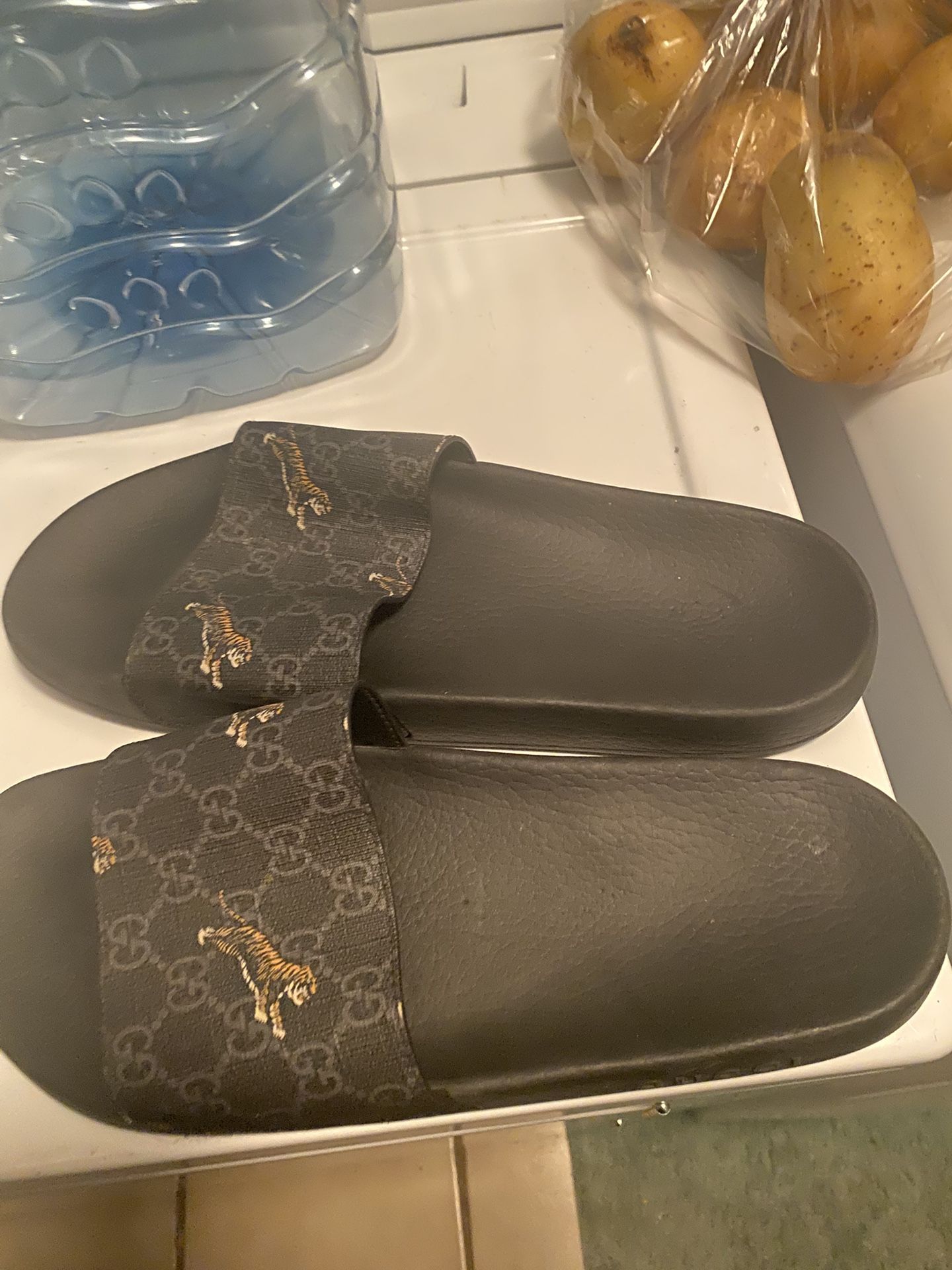 Gucci Tiger Supreme Slides
