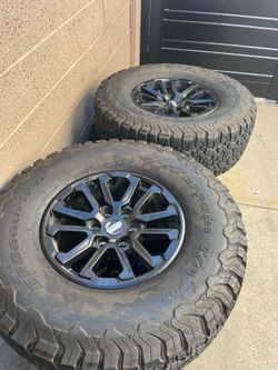 Ford Raptor wheels and tires