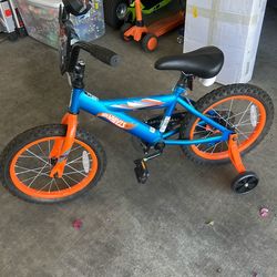 Hot wheels tricycle