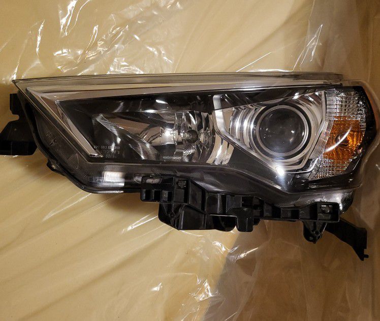 2018 Toyota Headlights Off A 4 Runner TRD  L Or R
