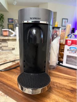 Nespresso by De'Longhi Vertuo Plus Deluxe Espresso Machine