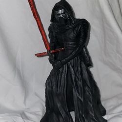 Kylo Ren Statue (The Force Awakens)
