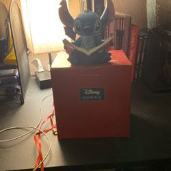 Stitch Disney Showcase Figure