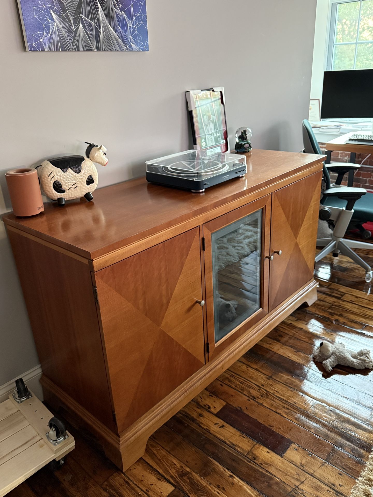 Solid Wood Buffet / Sideboard With Storage