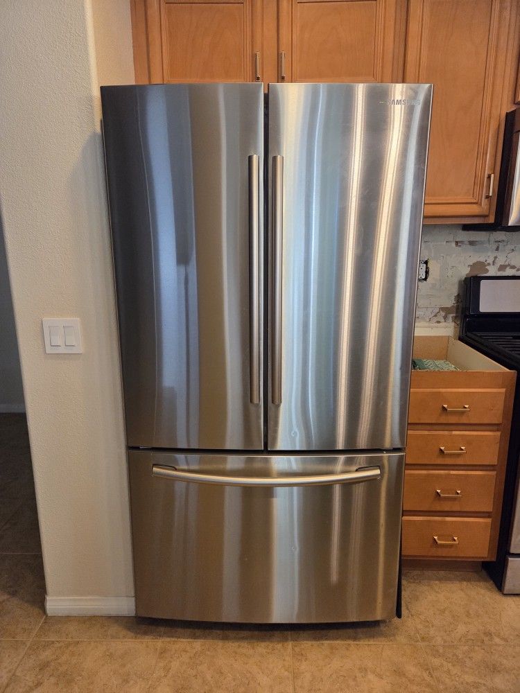 STAINLESS STEEL REFRIGERATOR, RANGE, MICROWAVE AND DISHWASHER