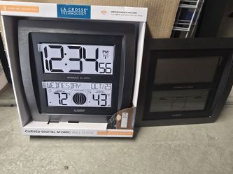 La Crosse Technology Curved Digital Atomic Wall Clock