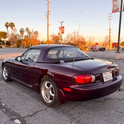 Mazda Miata 