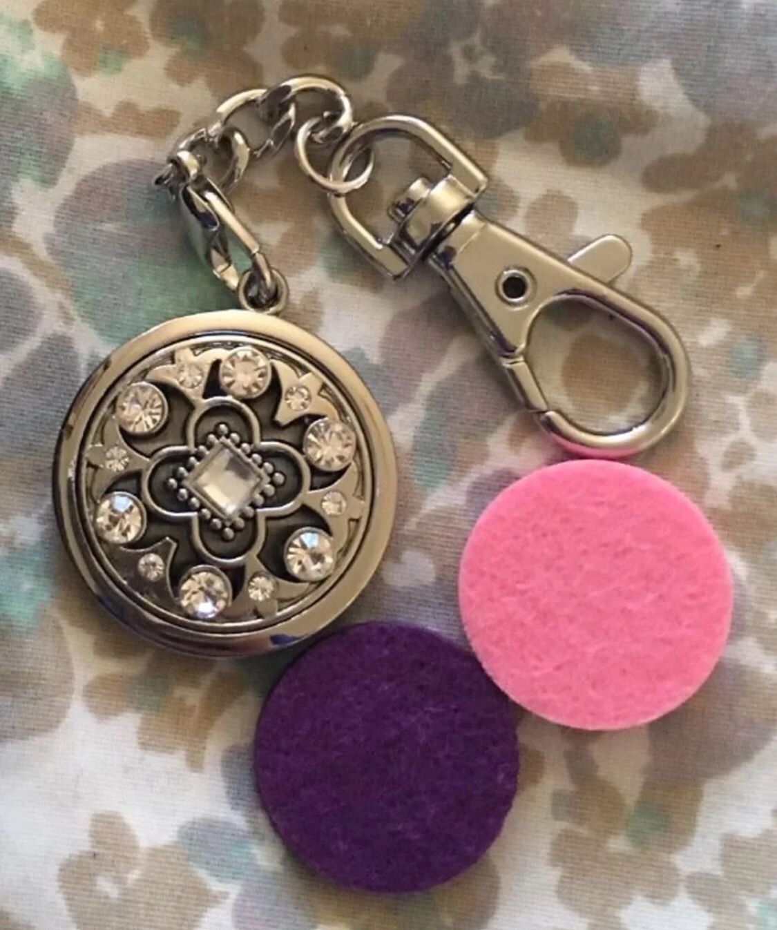 Keychain essential oil diffuser for car, gym bag, locker, etc