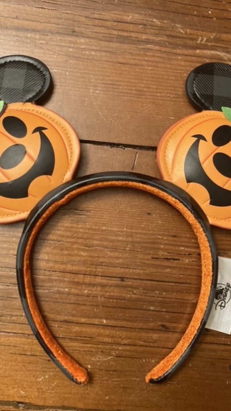 Rare Brand new Halloween Mickey pumpkin mouse ears 