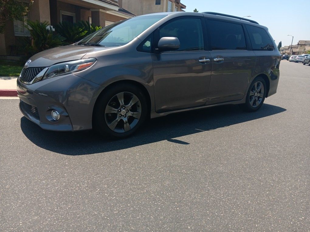 2015 Toyota Sienna