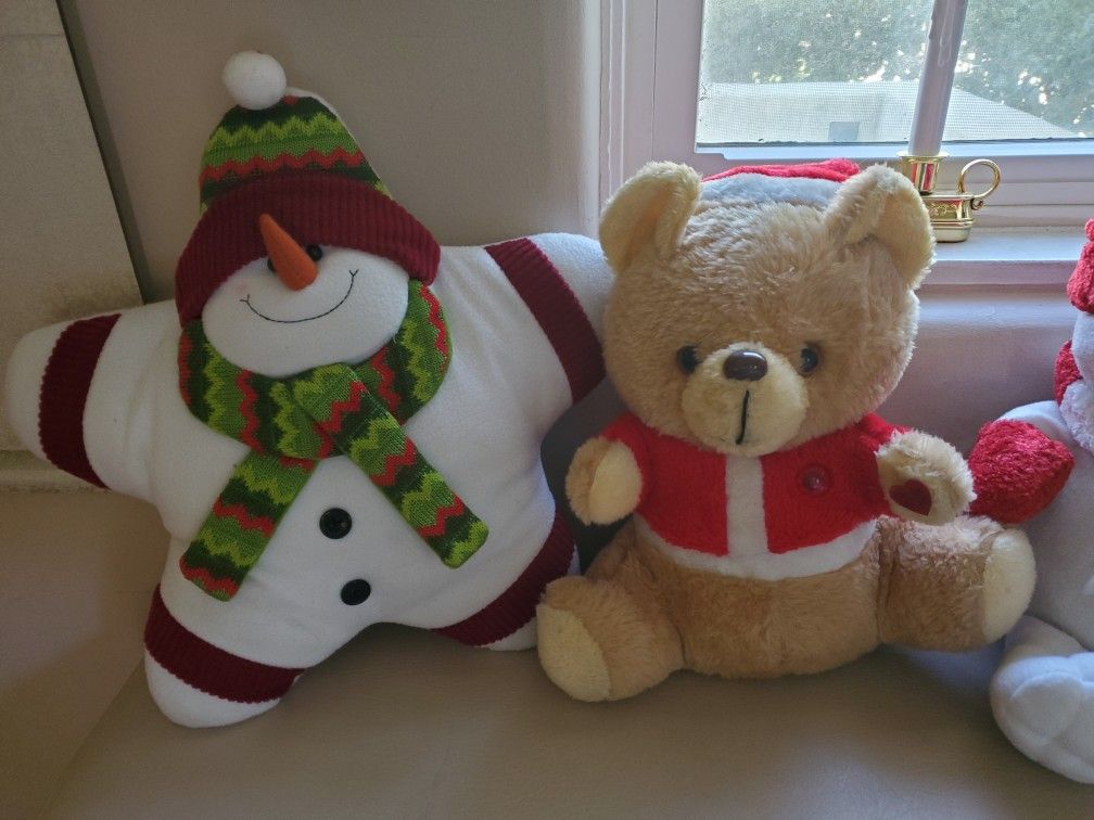 4 stuffed Christmas toys