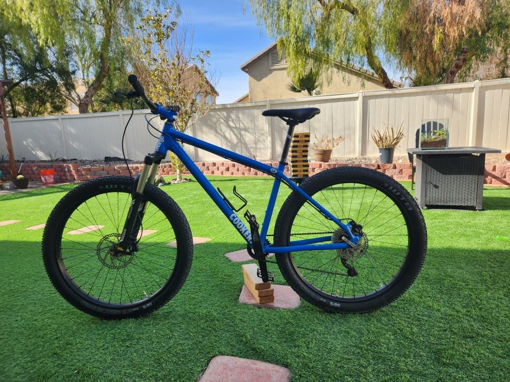 Charge Cooker 27.5 Large Frame Mounting Bike for Sale in North Las