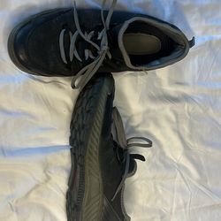 WMN BLACK & GREY SNEAKERS SIZE 8.5