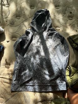 Under armor sweatshirt