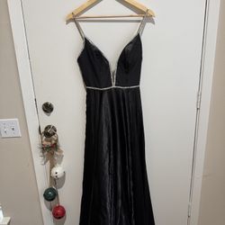 Black Formal Evening Gown / Prom Dress