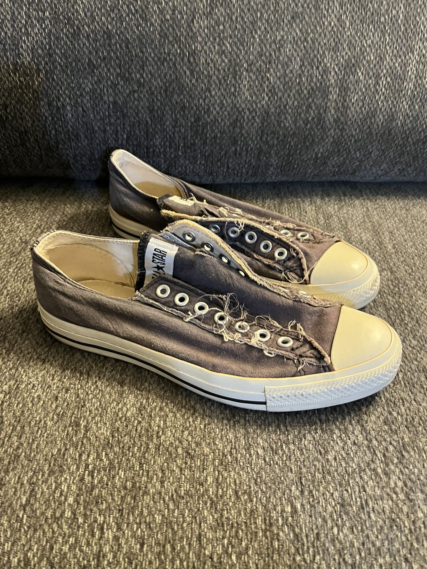 Converse unisex sneakers men’s 9  woman’s 11