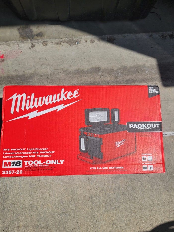 Milwaukee Packout Light M18