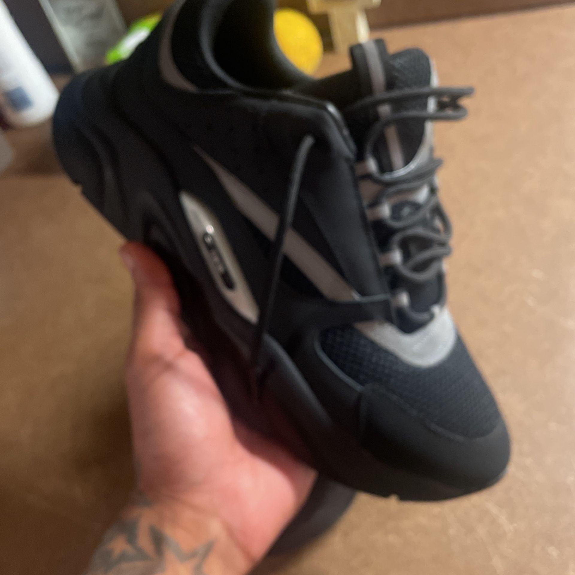 Dior B22 Black (Reps)