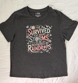 NEW Ladies T-shirt w/Raindrop Decal