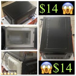 Microwave 0.7 Cu ft, Black, 700 Watts, Mainstays