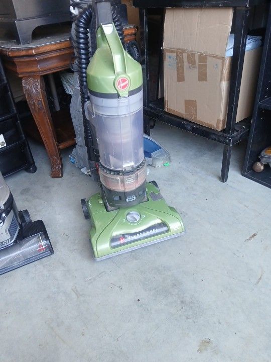Hoover WindTunnel Vacuum.