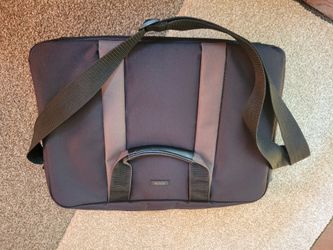 Solo Laptop Messenger Bag