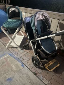 Uppababy Vista V2 stroller and bassinet 2 Seater W Step