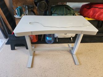 Electronic Adjustable Desk