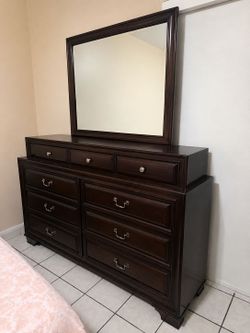 Bedroom set