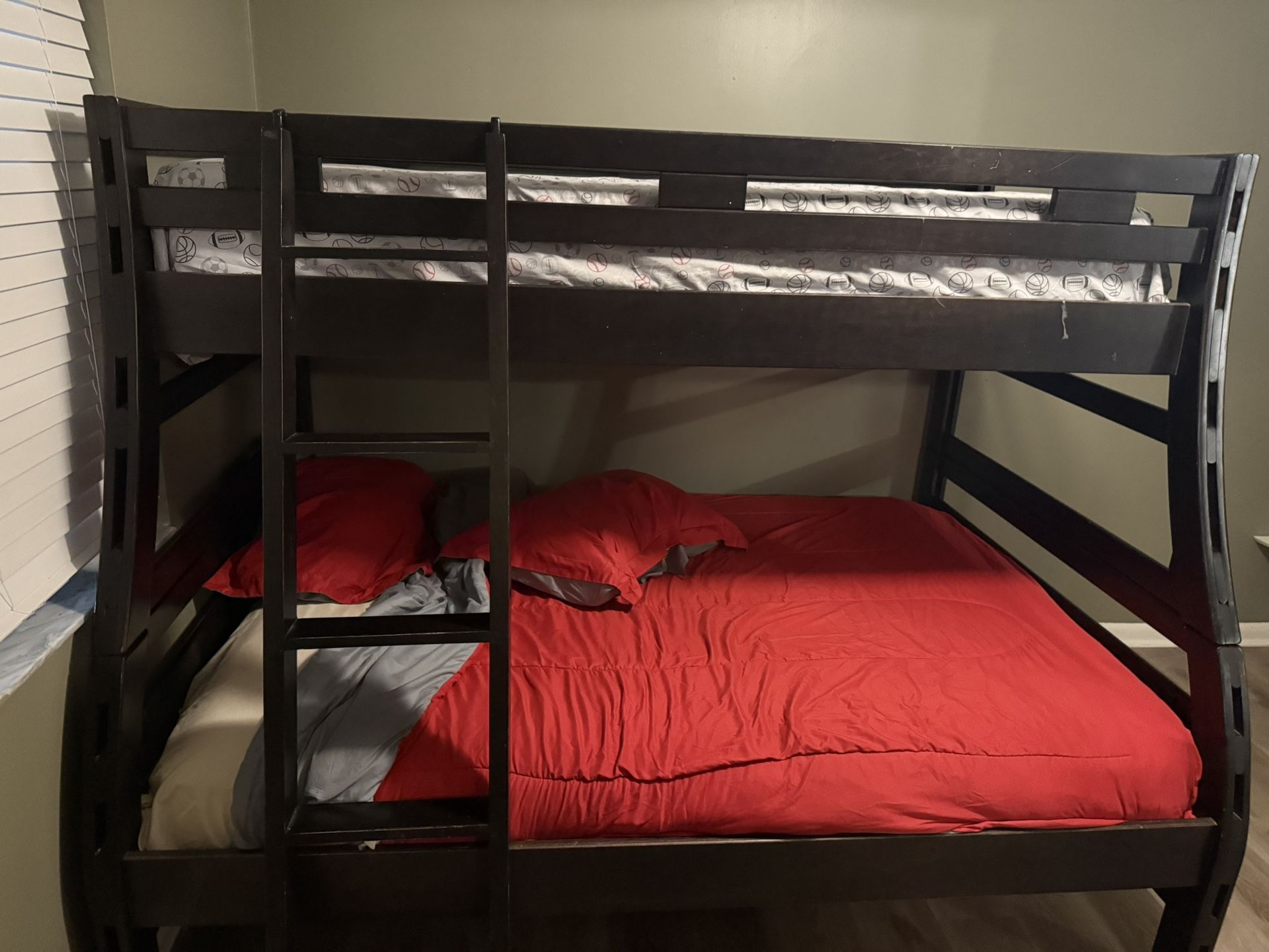 Bunk Bed Queen/ Twin