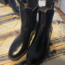 H&M Dr. Martens  Black Boots Sz 38. 7.5, Dr. Martens Boot