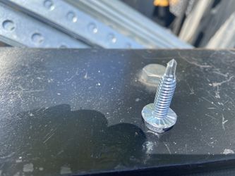 Self tapper screws