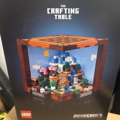 LEGO Minecraft The Crafting Table Build and Display Set 21265