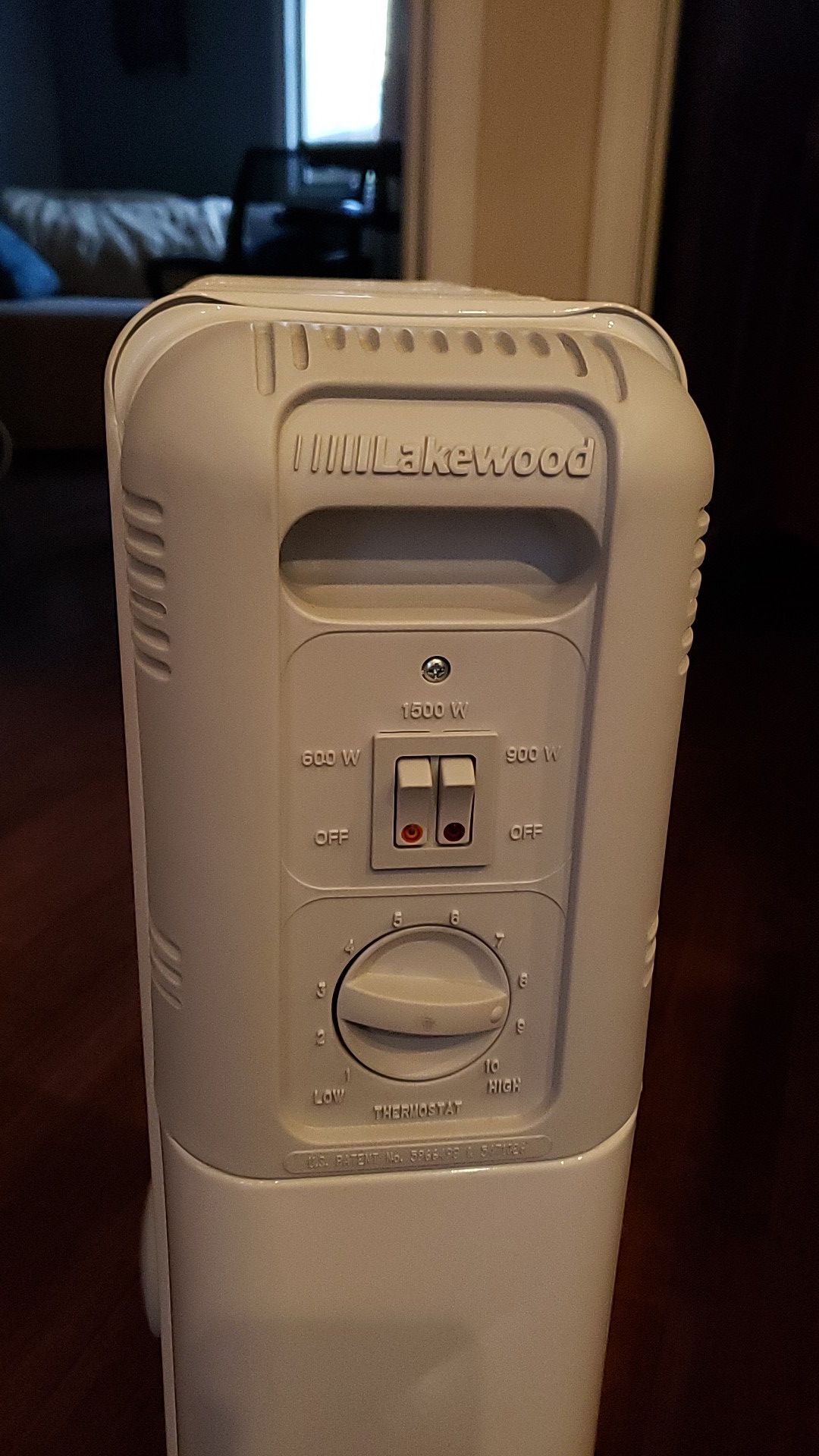 Lakewood model 7101 oil-filled portable electric heater with 3 heating levels (up to 1500W)