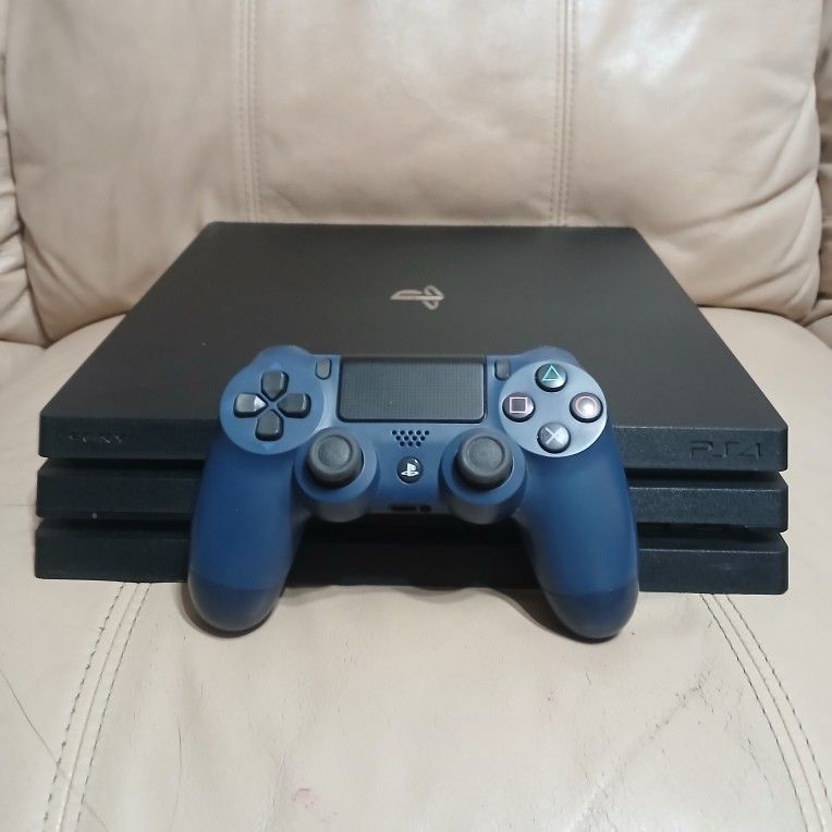 Black Playstation 4 PS4 PRO With One Controller Plus Cables