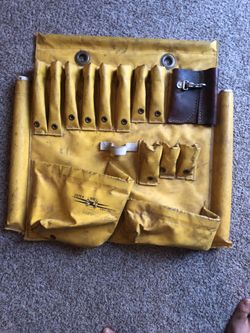 Bucket truck tool board