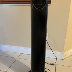 DTTF07 Nomad 36" Quiet Bladeless Tower Fan Black /Silver - Used 