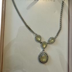 Silver & Yellow Tear Drop Necklace W/ Intricate Detailing 