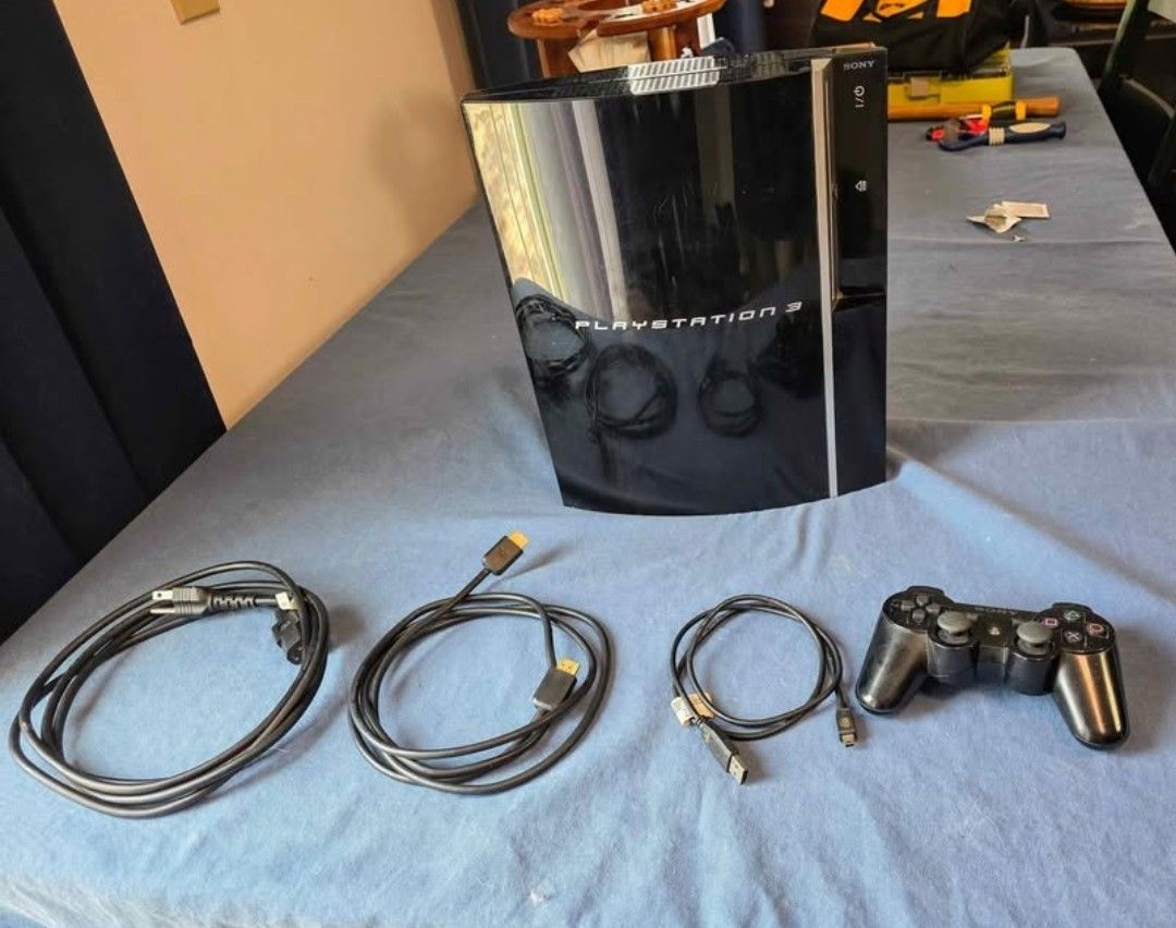MOD Capable Ps3 With 1 Controller & Cables
