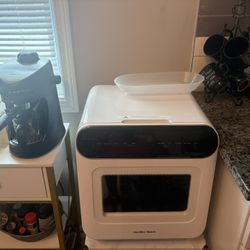 Modern Mini Dishwasher - Like New!