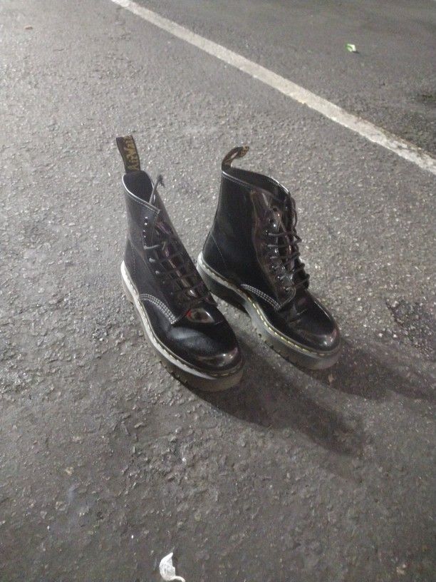 Size 9M Men's  Dr Martens 
