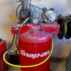 Snap On 36 Gallon Air Compresor 5hp 220v