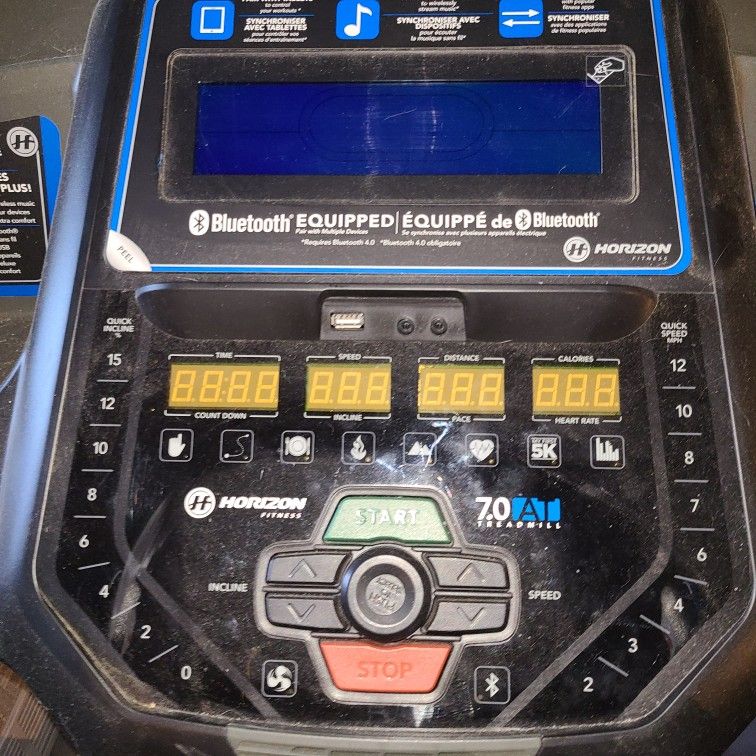 Barely Used 2 year old Horizon treadmill Like new