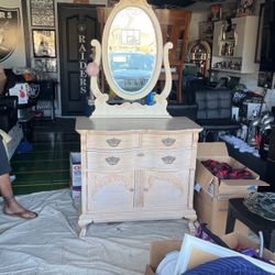 Bedroom Set (twin) By Lexington 