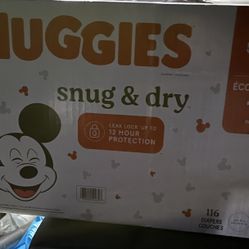 Huggies snug & Dry Size 5 116 Ct & 2 Full Unopened Sleeves Of Size 6 
