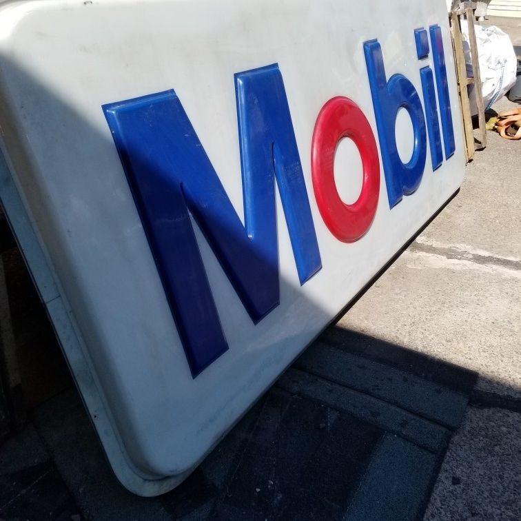 10'×4' Mobil Gas Sign