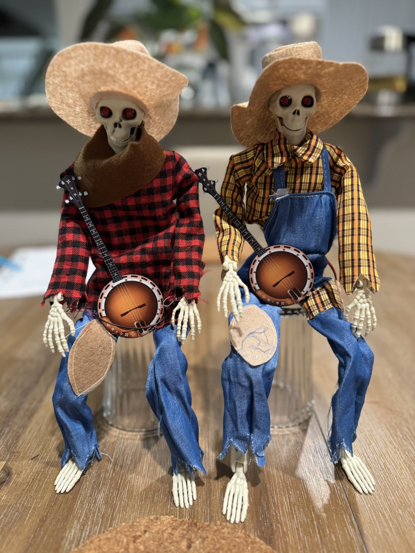 Set Of 2 Funny Animated Dueling Banjo Skeletons, Halloween Skeletons, 2025 New Country Skeleton Musicians,Indoor and Outdoor Decorations