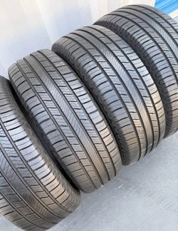 235 55 18 Michelín I'm selling this set of tires with 80% life left on all 4