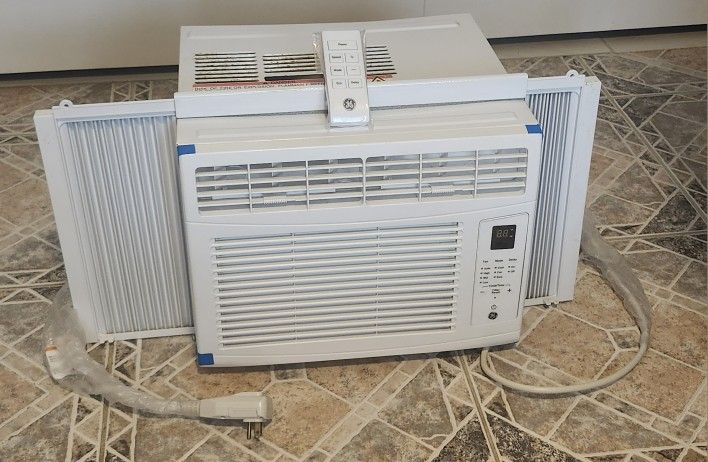 GE 6,000 BTU 115V Window Air Conditioner