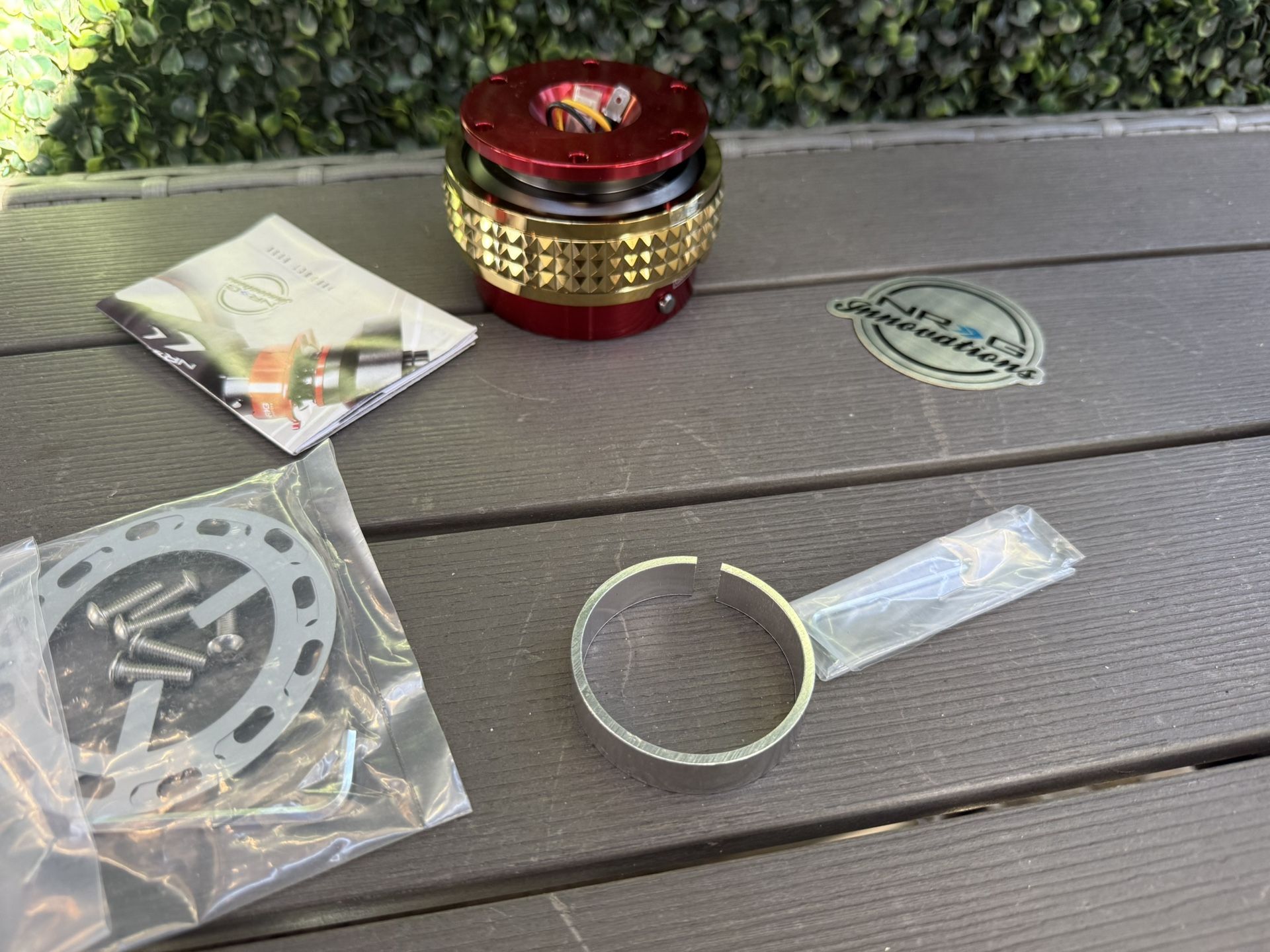 NRG Quick Release Kit (Red Body/Chrome Gold Pyramid Ring)